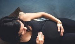孕中期夫妻亲热胎儿安全