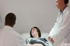 HCG值可用以诊断假性怀孕，是否升高可去医院检查